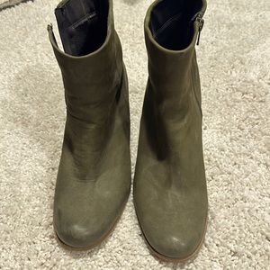ecco khaki green soft suede  boot